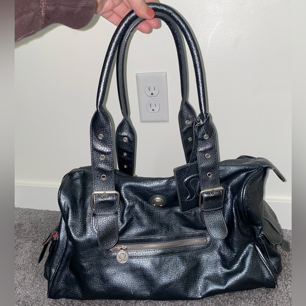 Lululemon — dark silver duffle